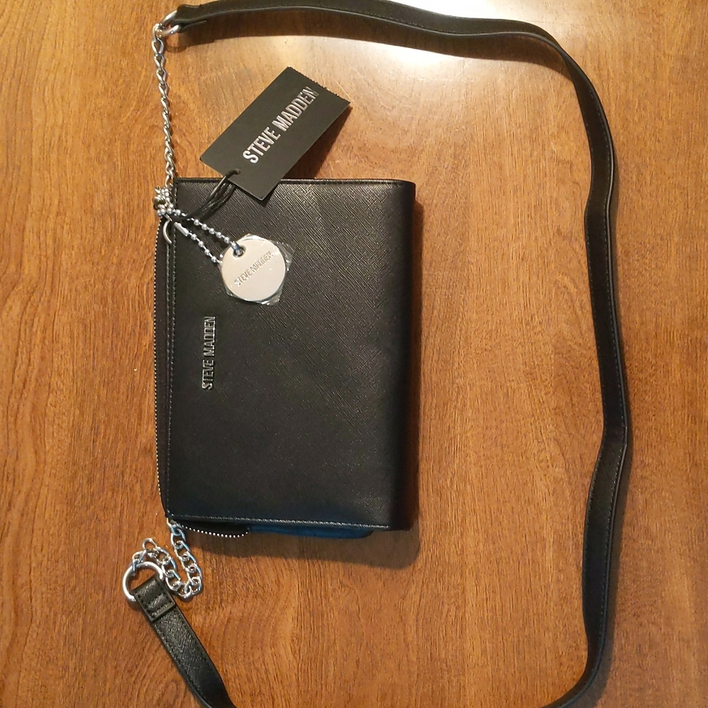 Steve Madden crossover clutch